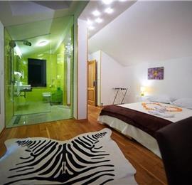 4 bedroom hilltop villa with pool near Jesenice, sleeps 8